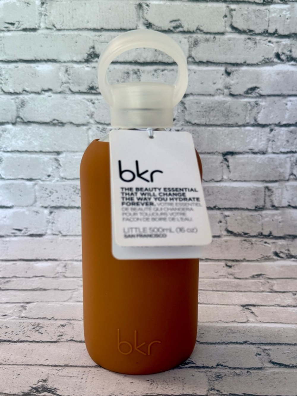 BKR GLASS WATER BOTTLE WITH SILICONE SLEEVE IN COLOR HONEY 16 OZ NEW WITH TAGS